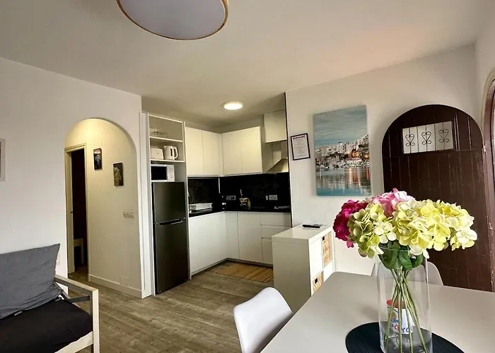 Smeraldo A Con Terrazza Vista Mare סון באו