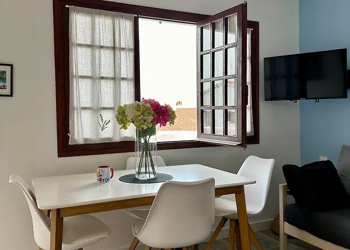 Smeraldo A Con Terrazza Vista Mare * סון באו